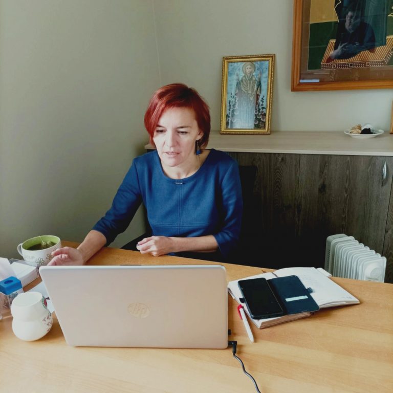 Директор “Смоленского дома для мамы” провела обучающий вебинар для специалистов в сфере доабортного консультирования